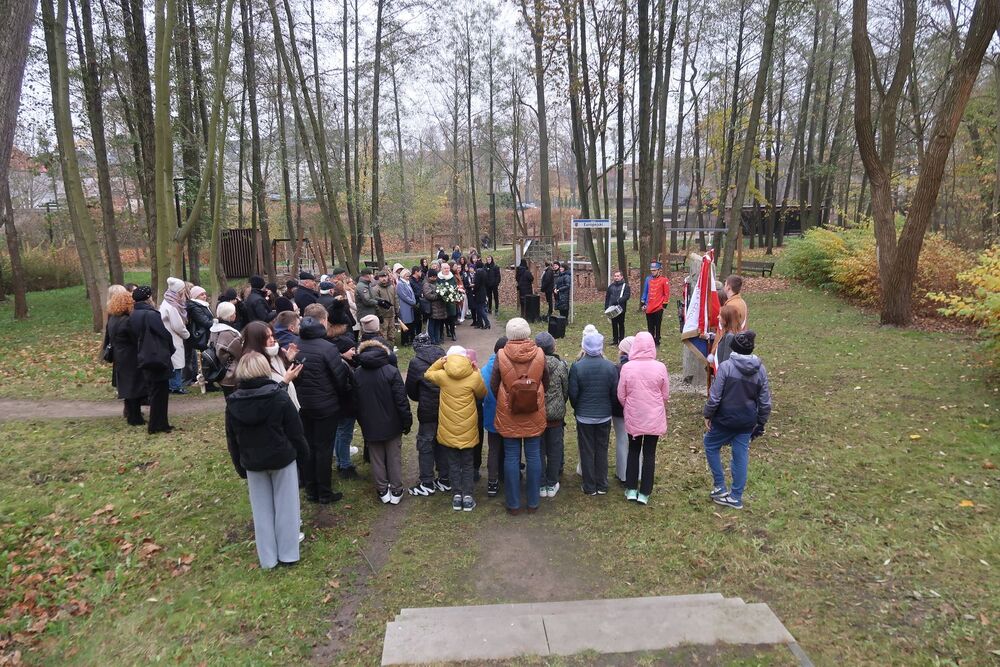 Upamiętnienie dzieci zamordowanych w l. 1942-1944 w Niemieckiej Młodzieżowej Klinice Psychiatrycznej Krajowego Zakładu Leczniczo-Psychiatrycznego. Fot. Dominik Abłamowicz, Dominik Grabis/IPN