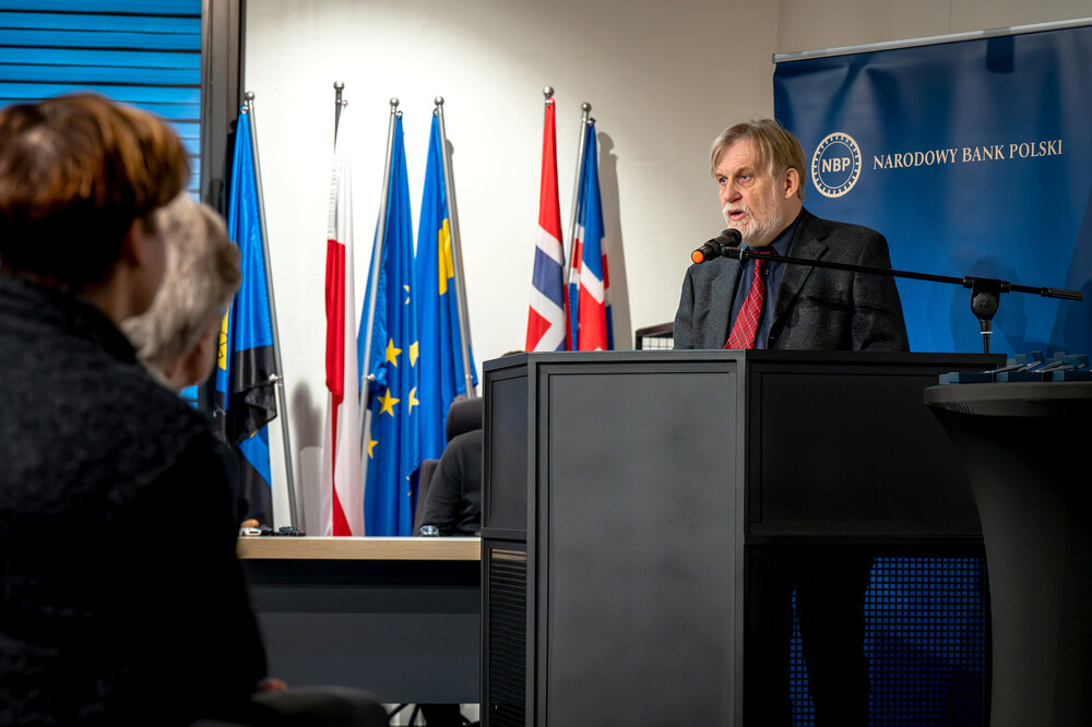 Promocja monety poświęconej Henrykowi Flame "Bartkowi" z serii "Wyklęci przez komunistów żołnierze niezłomni". Fot.: IPN K. Łojko