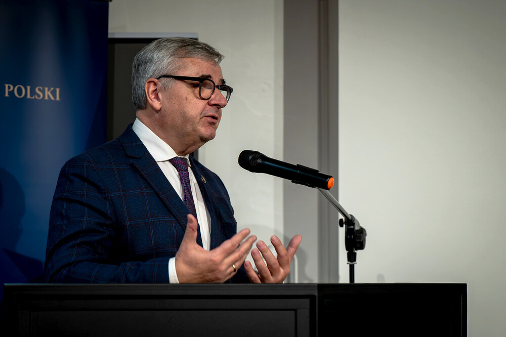 Promocja monety poświęconej Henrykowi Flame "Bartkowi" z serii "Wyklęci przez komunistów żołnierze niezłomni". Fot.: IPN K. Łojko