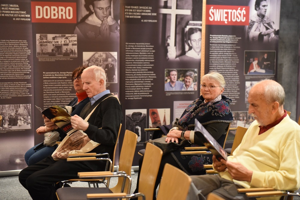 W ramach cyklu „Czwartki z historią w IPN" spotkanie z Urszulą Gierasimiuk. Fot. Monika Kobylańska/IPN