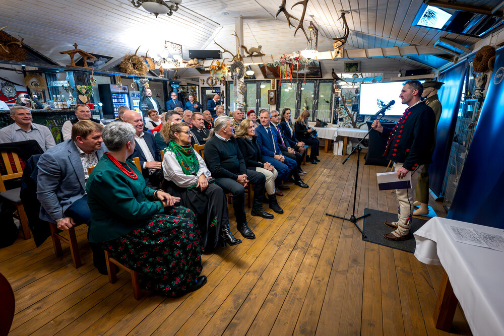 Promocja monety poświęconej Henrykowi Flame "Bartkowi" z serii "Wyklęci przez komunistów żołnierze niezłomni" – Kamesznica, 21 listopada 2024. Fot.: IPN K. Łojko