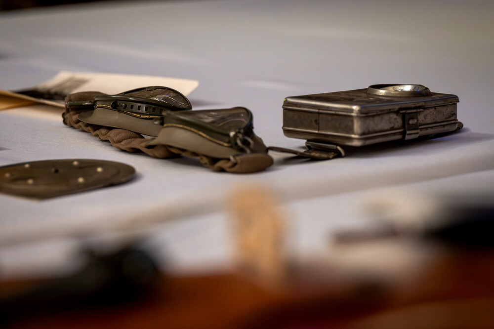 Promocja monety poświęconej Henrykowi Flame "Bartkowi" z serii "Wyklęci przez komunistów żołnierze niezłomni" – Kamesznica, 21 listopada 2024. Fot.: IPN K. Łojko