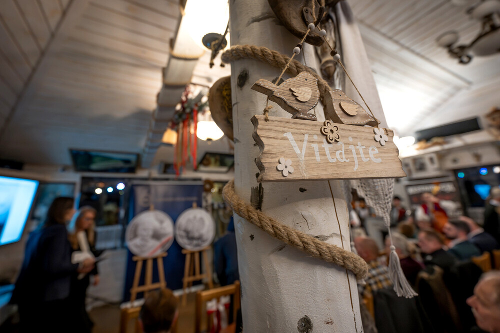 Promocja monety poświęconej Henrykowi Flame "Bartkowi" z serii "Wyklęci przez komunistów żołnierze niezłomni" – Kamesznica, 21 listopada 2024. Fot.: IPN K. Łojko