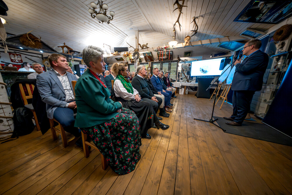 Promocja monety poświęconej Henrykowi Flame "Bartkowi" z serii "Wyklęci przez komunistów żołnierze niezłomni" – Kamesznica, 21 listopada 2024. Fot.: IPN K. Łojko