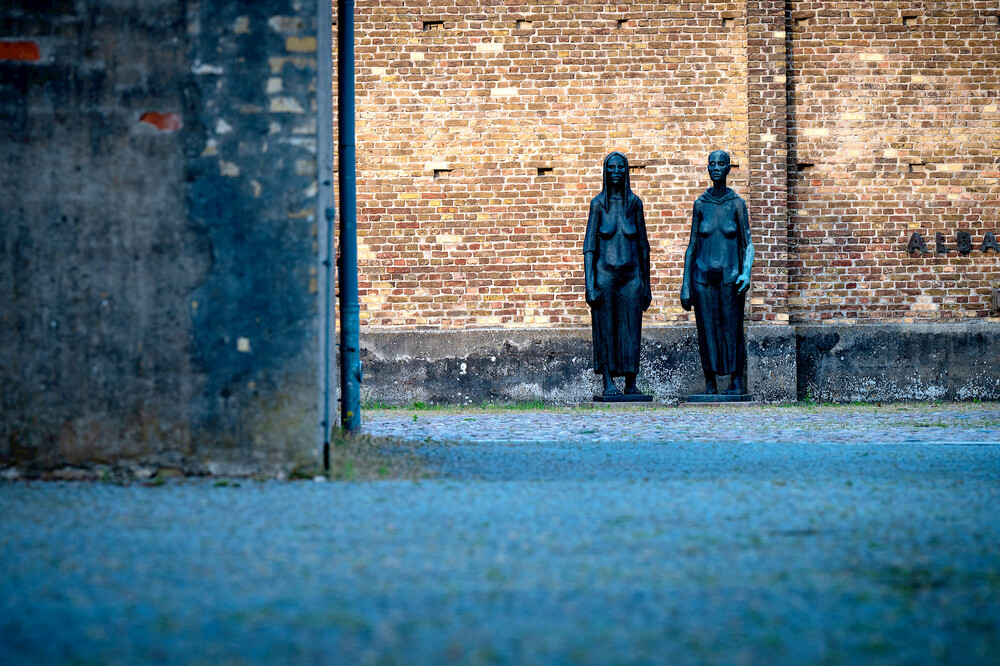 Reportaż Agnieszki Loch: Dziewczyny dziewczynom. Fot.: IPN K. Łojko