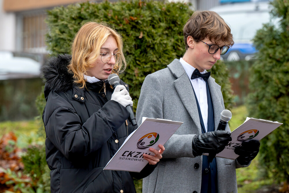 Odsłonięcie tablicy upamiętniającej rodzinę Rogozińskich oraz Pelagię Szpringer – Sosnowiec, 10 grudnia 2024. Fot.: IPN. K. Łojko