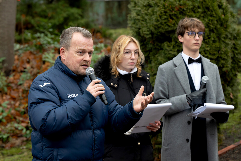 Odsłonięcie tablicy upamiętniającej rodzinę Rogozińskich oraz Pelagię Szpringer – Sosnowiec, 10 grudnia 2024. Fot.: IPN. K. Łojko