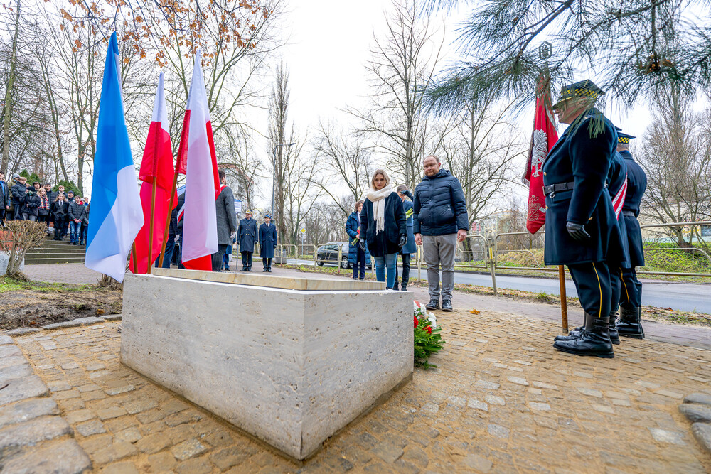Odsłonięcie tablicy upamiętniającej rodzinę Rogozińskich oraz Pelagię Szpringer – Sosnowiec, 10 grudnia 2024. Fot.: IPN. K. Łojko