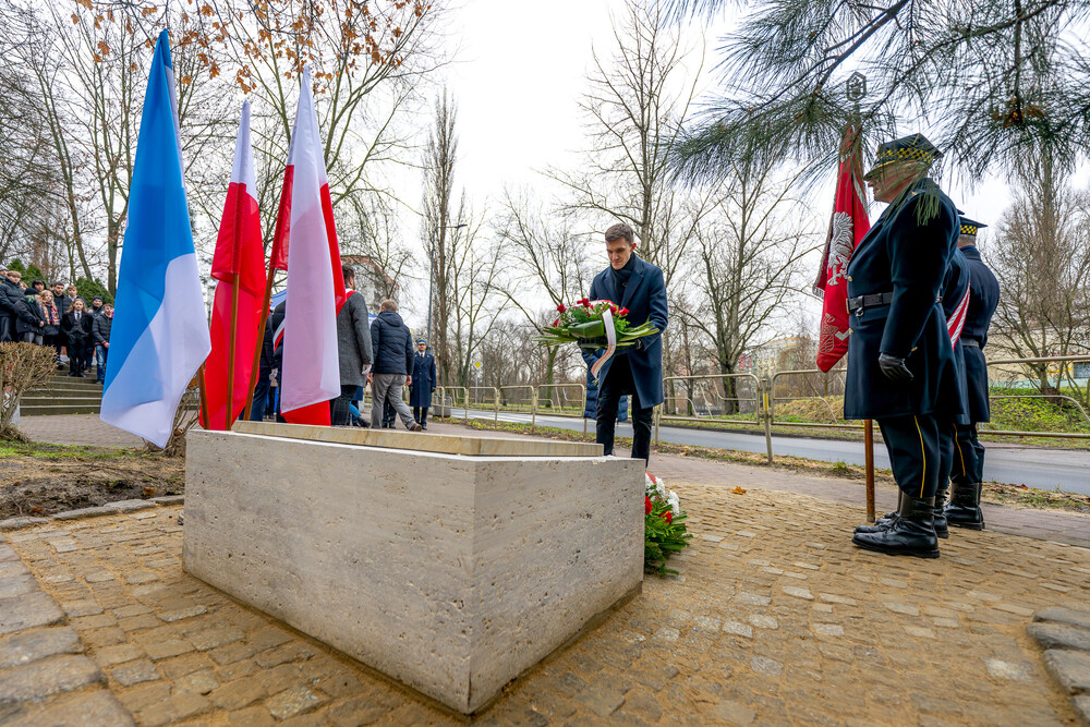 Odsłonięcie tablicy upamiętniającej rodzinę Rogozińskich oraz Pelagię Szpringer – Sosnowiec, 10 grudnia 2024. Fot.: IPN. K. Łojko