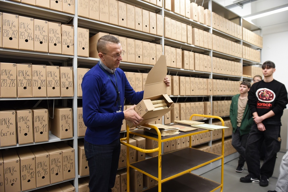 Zajęcia edukacyjne „Co kryją archiwa IPN?“. Fot. Monika Kobylańska/IPN