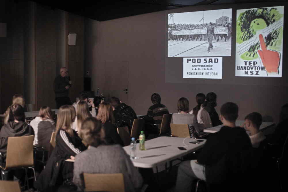 Warsztaty w ramach projektu IPN „Łączka i inne miejsca poszukiwań“. Fot. Adam Kondracki/IPN
