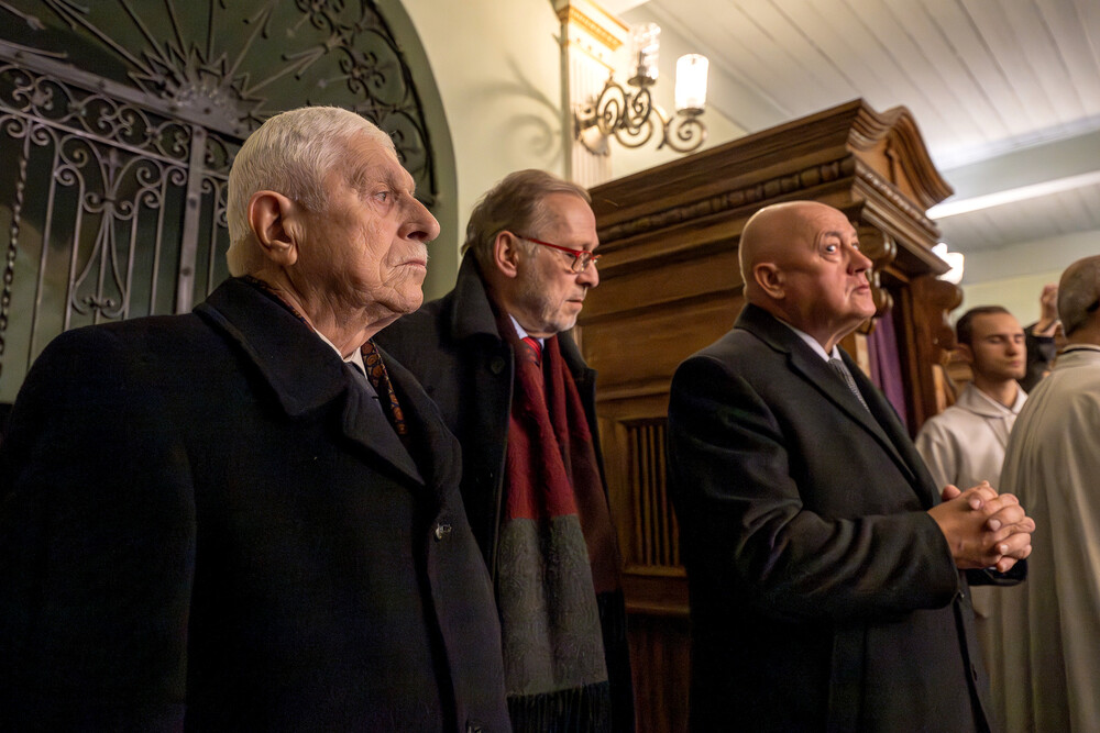 Odsłonięcie tablicy upamiętniającej księży katolickich ze Śląska Cieszyńskiego, zamordowanych przez Niemców podczas II wojny światowej – Cieszyn, 19 grudnia 2024. Fot.: IPN K. Łojko