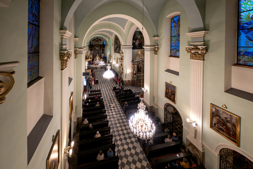 Odsłonięcie tablicy upamiętniającej księży katolickich ze Śląska Cieszyńskiego, zamordowanych przez Niemców podczas II wojny światowej – Cieszyn, 19 grudnia 2024. Fot.: IPN K. Łojko