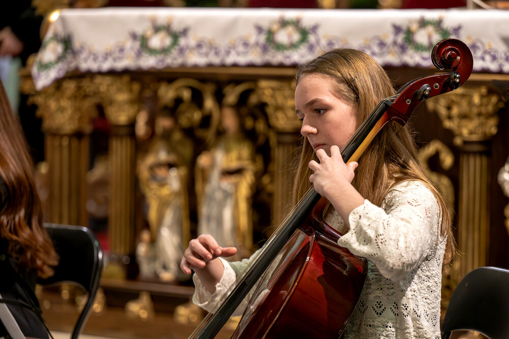 Odsłonięcie tablicy upamiętniającej księży katolickich ze Śląska Cieszyńskiego, zamordowanych przez Niemców podczas II wojny światowej – Cieszyn, 19 grudnia 2024. Fot.: IPN K. Łojko