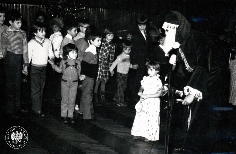 Zabawa „choinkowa” dla dzieci funkcjonariuszy i pracowników jednostki, 8 stycznia 1981 r.