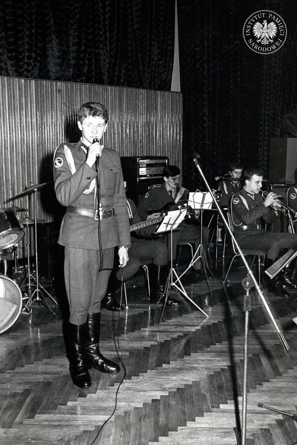 Młodzieżowy Przegląd Piosenki Klubów Książki i Prasy „Ruch”, 9–10 listopada 1984 r. W imprezie wzięło udział dziewięć estradowych zespołów młodzieżowych ze szkół, zakładów pracy i jednostek wojskowych.