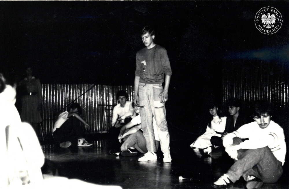 Międzyoddziałowy Przegląd „Teatrów przy Kawie”, zorganizowany pod patronatem zarządu zakładowego ZSMP, 26 maja 1985 r.