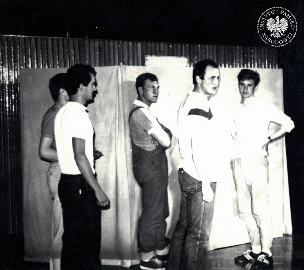 Międzyoddziałowy Przegląd „Teatrów przy Kawie”, zorganizowany pod patronatem zarządu zakładowego ZSMP, 26 maja 1985 r.