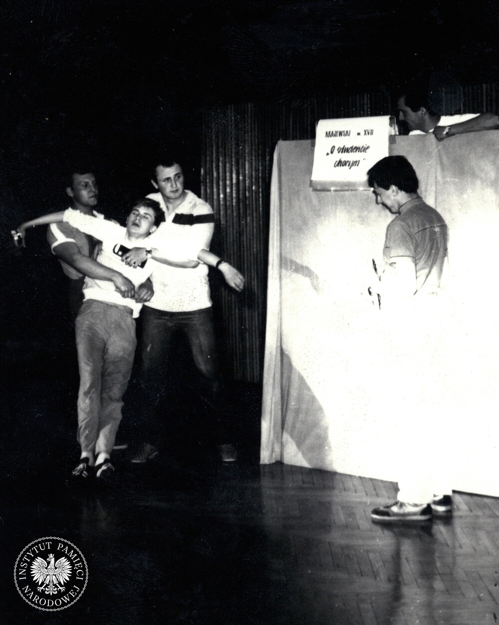 Międzyoddziałowy Przegląd „Teatrów przy Kawie”, zorganizowany pod patronatem zarządu zakładowego ZSMP, 26 maja 1985 r.