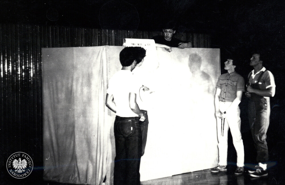 Międzyoddziałowy Przegląd „Teatrów przy Kawie”, zorganizowany pod patronatem zarządu zakładowego ZSMP, 26 maja 1985 r.