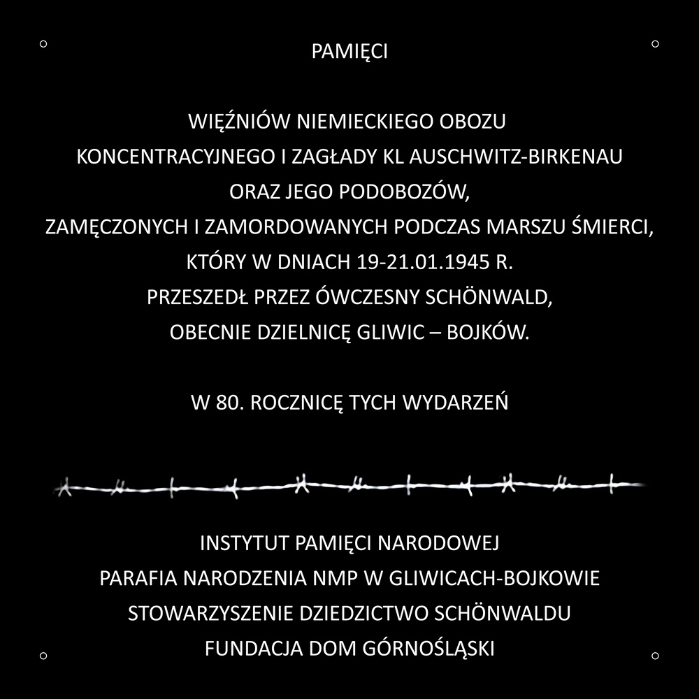 Tablica upamiętniająca ofiary Marszu Śmierci w języku polskim.