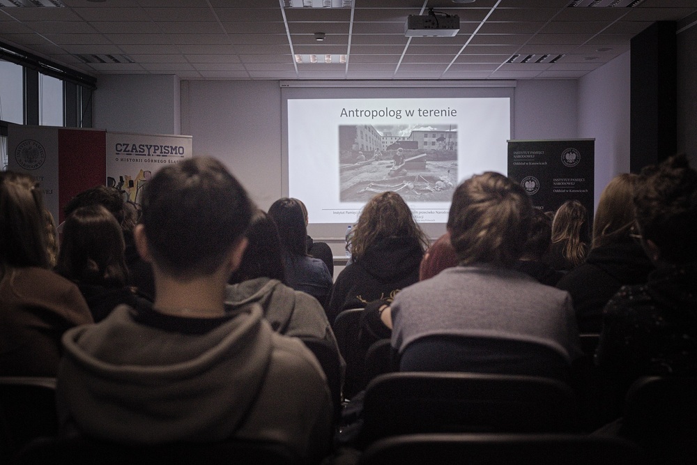 Zajęcia w ramach projektu „Łączka i inne miejsca poszukiwań” Fot. Adam Kondracki/IPN