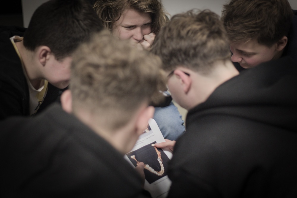 Zajęcia w ramach projektu „Łączka i inne miejsca poszukiwań” Fot. Adam Kondracki/IPN