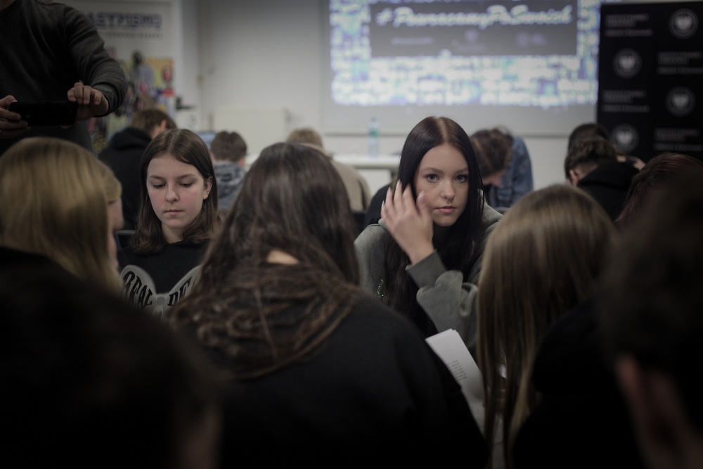 Zajęcia w ramach projektu „Łączka i inne miejsca poszukiwań” Fot. Adam Kondracki/IPN