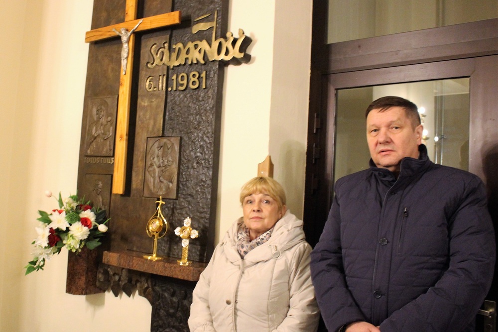 Uroczyste odsłonięcie tablicy upamiętniającej strajk generalny na Podbeskidziu w 1981 r.