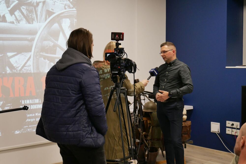 Wykład Adama Kurusa „Mokra 1939. Bój Wołyńskiej Brygady Kawalerii z 4 Dywizją Pancerną w świetle nowych fotografii i dokumentów archiwalnych”.  Fot. Kinga Lis, Adam Kurus/IPN