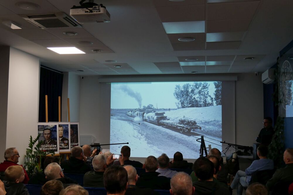 Wykład Adama Kurusa „Mokra 1939. Bój Wołyńskiej Brygady Kawalerii z 4 Dywizją Pancerną w świetle nowych fotografii i dokumentów archiwalnych”.  Fot. Kinga Lis, Adam Kurus/IPN
