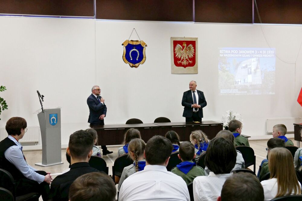 Otwarcie szlaku „Bitwa pod Janowem 3 – 4 IX 1939. Na wrześniowym szlaku 7 Dywizji Piechoty” – Janów, 6 marca 2025. Fot. Zbigniew Kurus