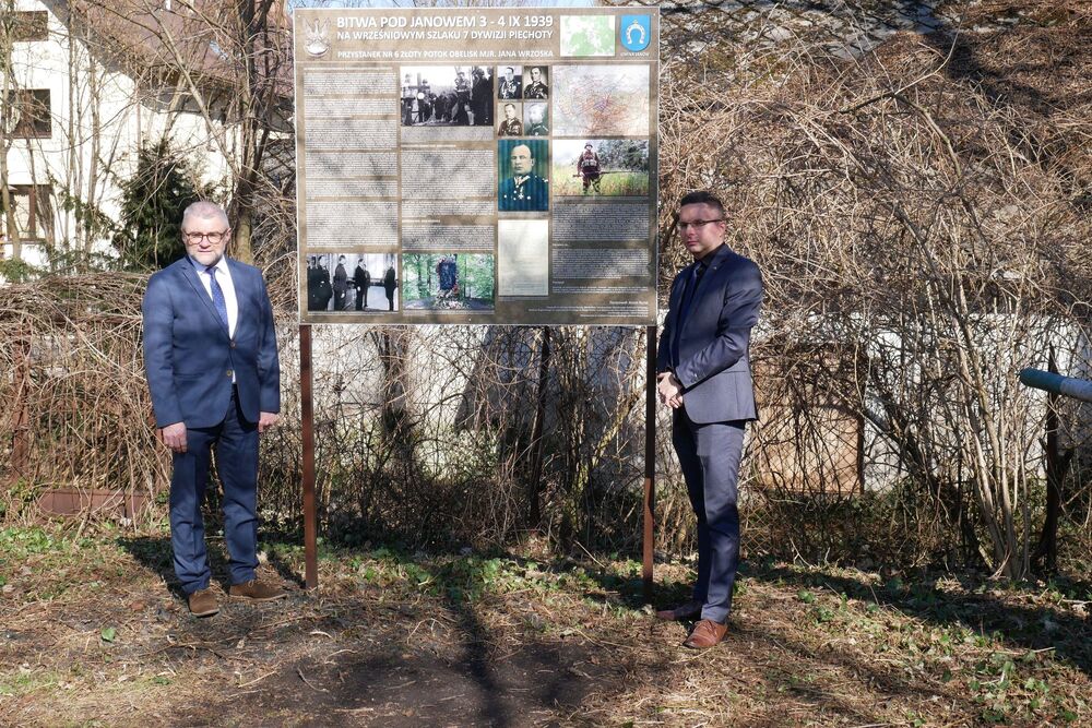 Otwarcie szlaku „Bitwa pod Janowem 3 – 4 IX 1939. Na wrześniowym szlaku 7 Dywizji Piechoty” – Janów, 6 marca 2025. Fot. Zbigniew Kurus
