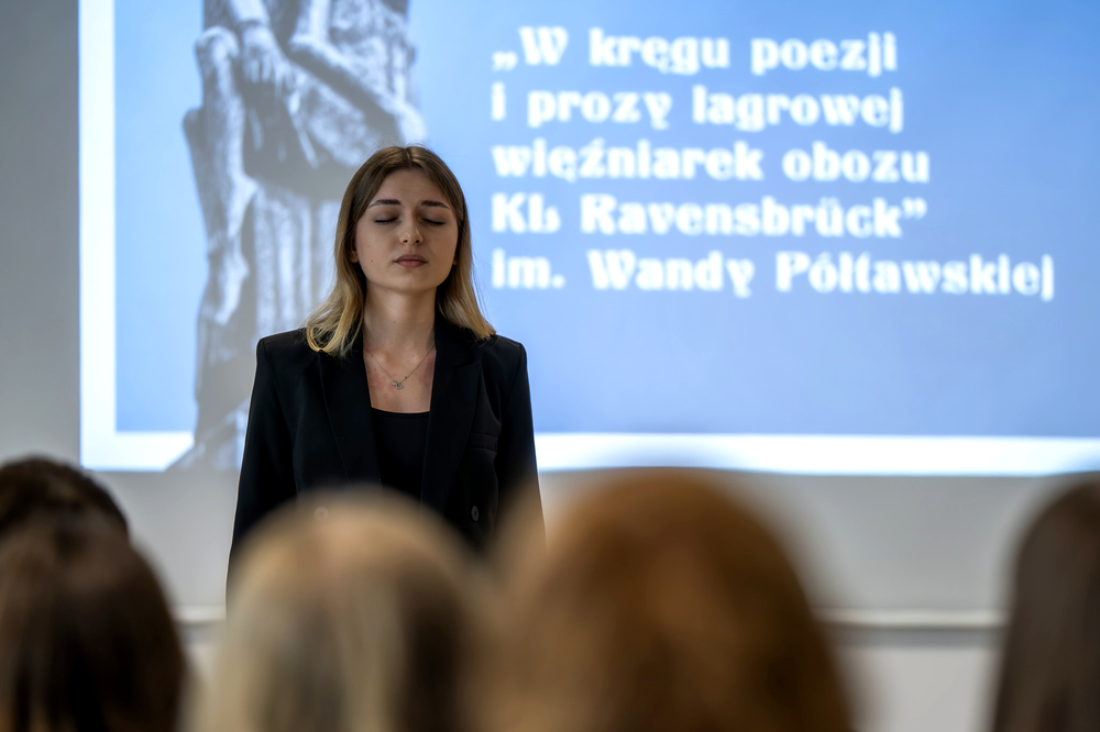 Półfinały XI edycji ogólnopolskiego konkursu recytatorskiego„W kręgu poezji i prozy lagrowej więźniarek KL Ravensbrück im. Wandy Półtawskiej” – Katowice, 12 marca 2025. Fot.: IPN Krzysztof Łojko