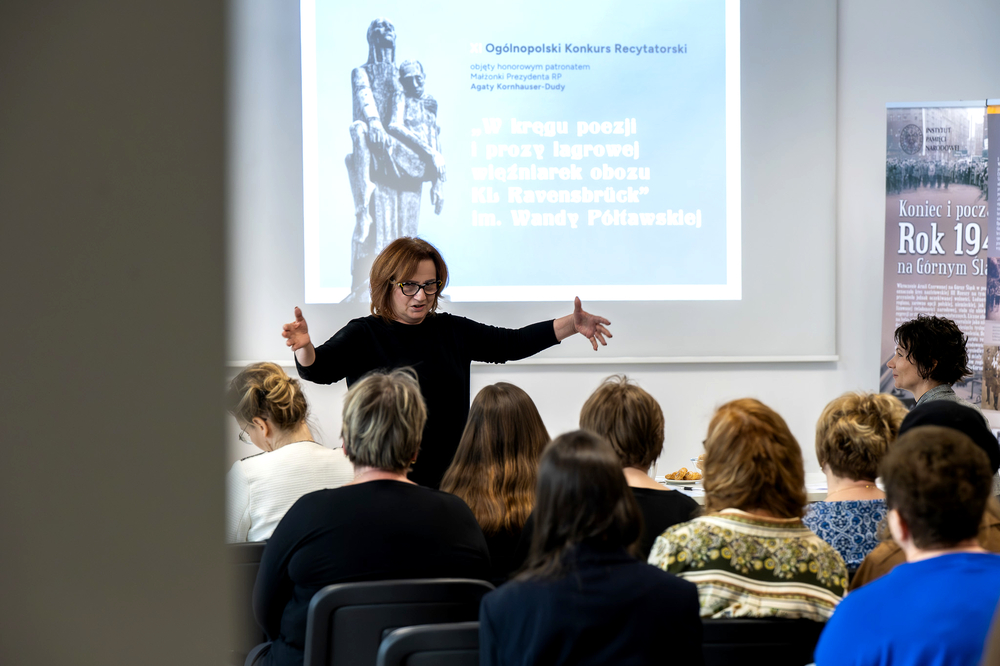 Półfinały XI edycji ogólnopolskiego konkursu recytatorskiego„W kręgu poezji i prozy lagrowej więźniarek KL Ravensbrück im. Wandy Półtawskiej” – Katowice, 12 marca 2025. Fot.: IPN Krzysztof Łojko