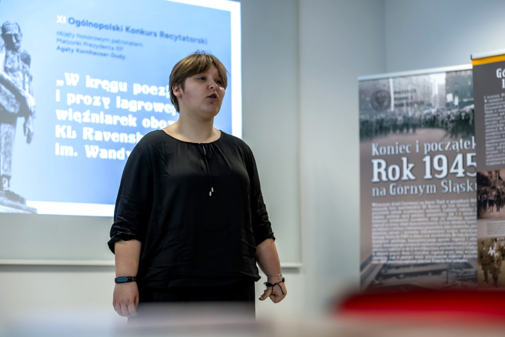 Półfinały XI edycji ogólnopolskiego konkursu recytatorskiego„W kręgu poezji i prozy lagrowej więźniarek KL Ravensbrück im. Wandy Półtawskiej” – Katowice, 12 marca 2025. Fot.: IPN Krzysztof Łojko