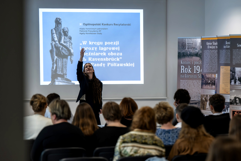 Półfinały XI edycji ogólnopolskiego konkursu recytatorskiego„W kręgu poezji i prozy lagrowej więźniarek KL Ravensbrück im. Wandy Półtawskiej” – Katowice, 12 marca 2025. Fot.: IPN Krzysztof Łojko