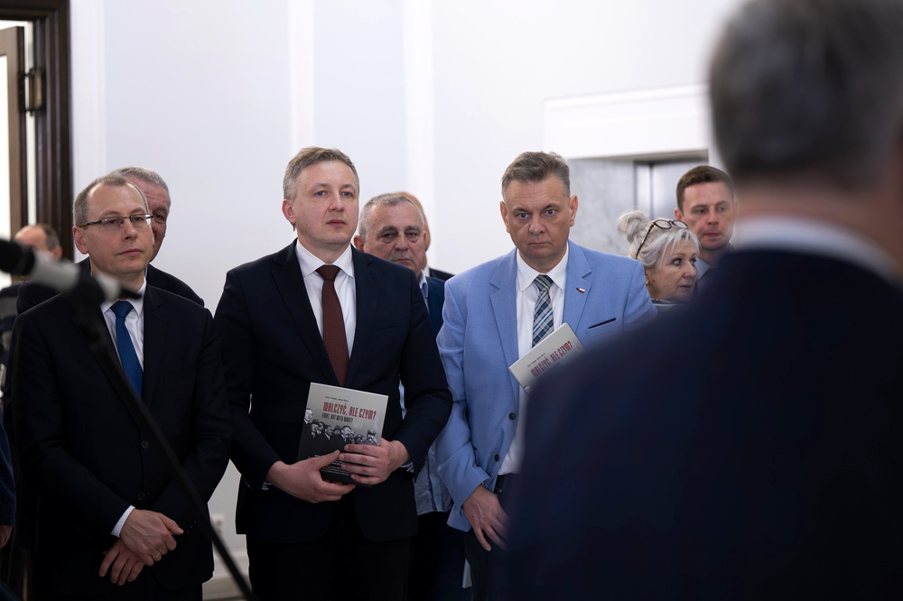 Otwarcie wystawy „Walczyć, ale czym? Jak Polacy uzbroili swoją milionową armię do wojny z sowiecką Rosją? Działalność Polskiej Wojskowej Misji Zakupów w Paryżu w latach 1919-1921” – Warszawa, 19 marca 2025. Fot.: IPN Krzysztof Łojko