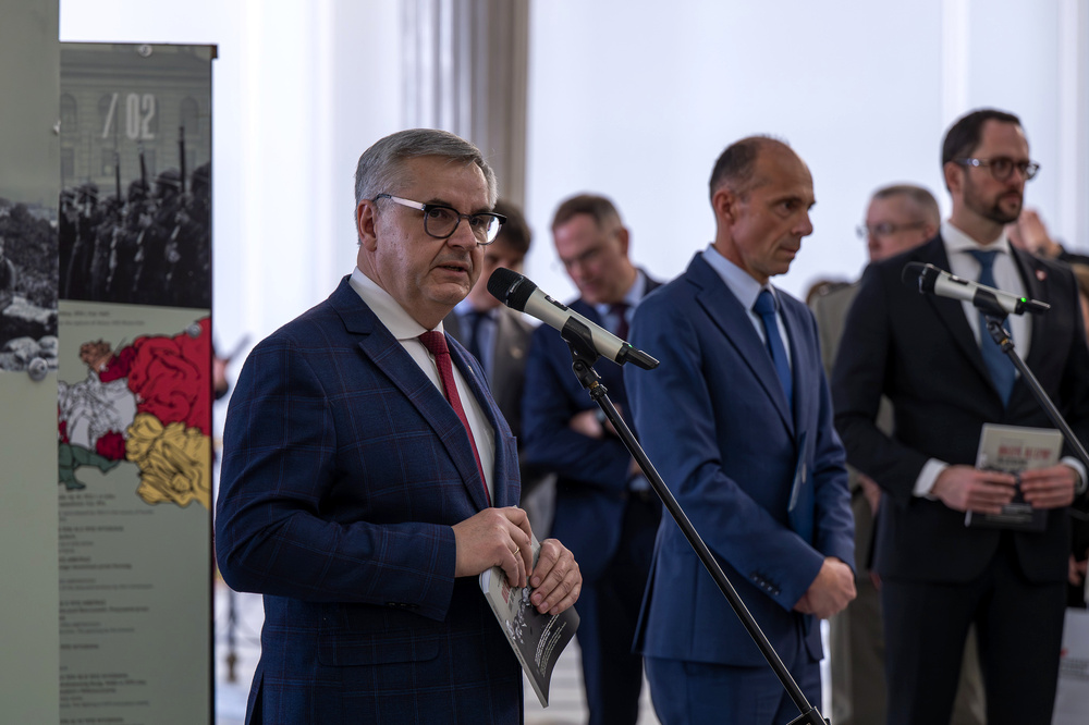 Otwarcie wystawy „Walczyć, ale czym? Jak Polacy uzbroili swoją milionową armię do wojny z sowiecką Rosją? Działalność Polskiej Wojskowej Misji Zakupów w Paryżu w latach 1919-1921” – Warszawa, 19 marca 2025. Fot.: IPN Krzysztof Łojko