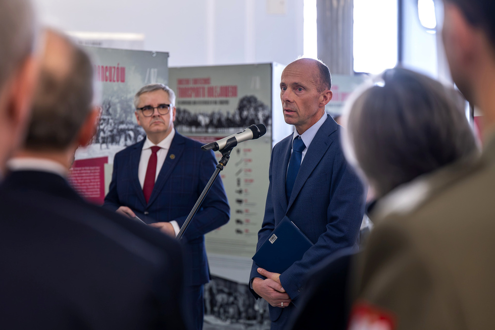 Otwarcie wystawy „Walczyć, ale czym? Jak Polacy uzbroili swoją milionową armię do wojny z sowiecką Rosją? Działalność Polskiej Wojskowej Misji Zakupów w Paryżu w latach 1919-1921” – Warszawa, 19 marca 2025. Fot.: IPN Krzysztof Łojko