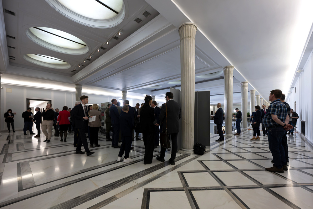 Otwarcie wystawy „Walczyć, ale czym? Jak Polacy uzbroili swoją milionową armię do wojny z sowiecką Rosją? Działalność Polskiej Wojskowej Misji Zakupów w Paryżu w latach 1919-1921” – Warszawa, 19 marca 2025. Fot.: IPN Krzysztof Łojko