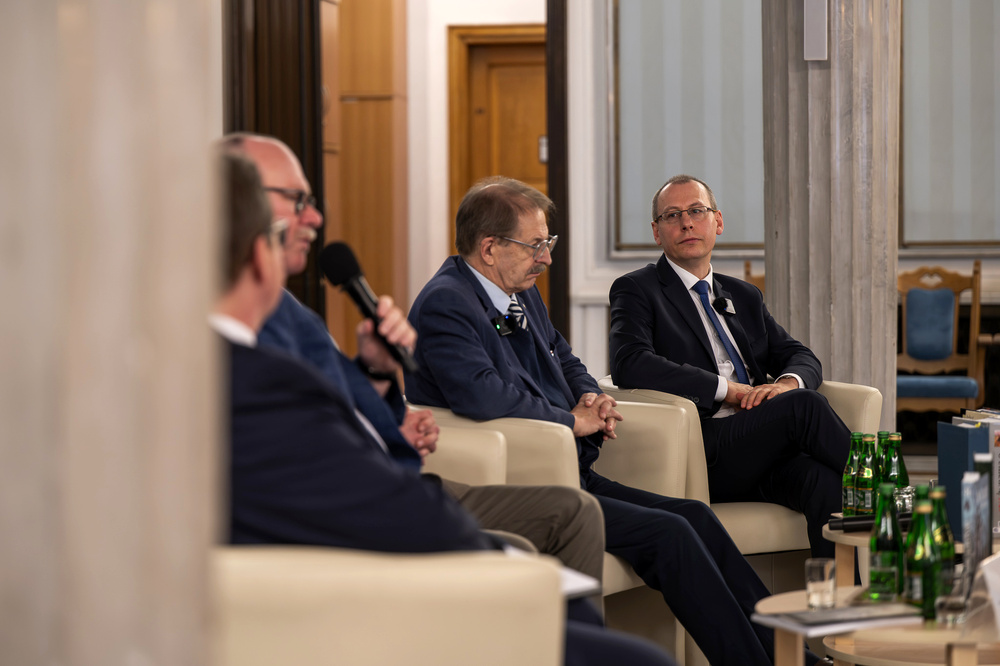 Otwarcie wystawy „Walczyć, ale czym? Jak Polacy uzbroili swoją milionową armię do wojny z sowiecką Rosją? Działalność Polskiej Wojskowej Misji Zakupów w Paryżu w latach 1919-1921” – Warszawa, 19 marca 2025. Fot.: IPN Krzysztof Łojko