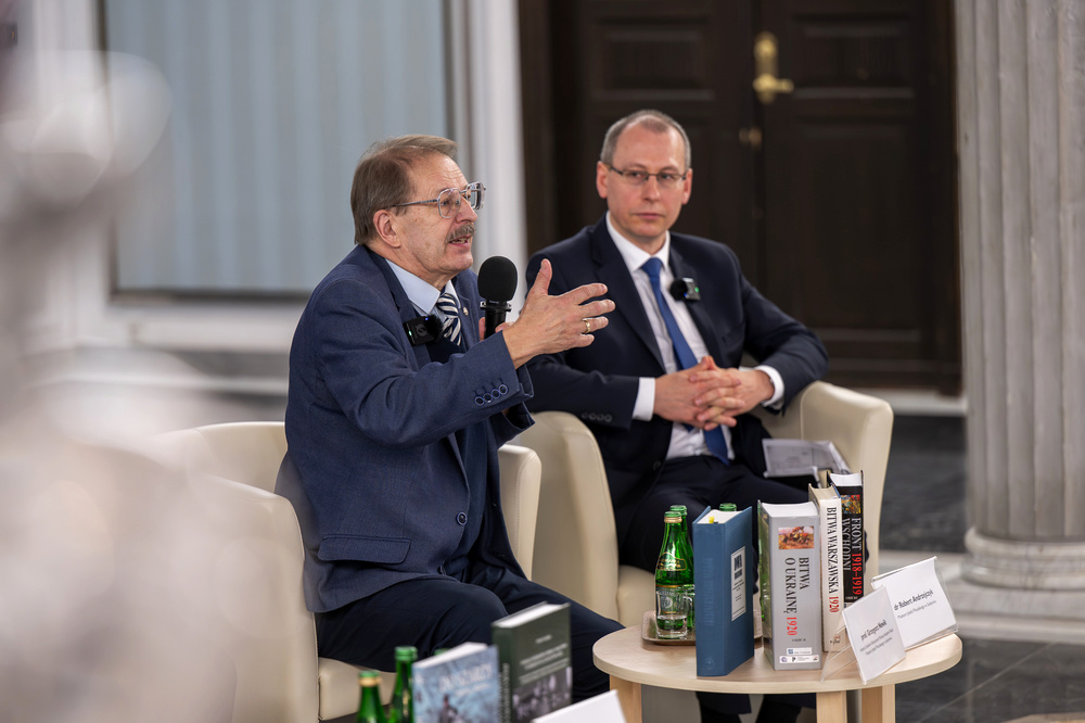 Otwarcie wystawy „Walczyć, ale czym? Jak Polacy uzbroili swoją milionową armię do wojny z sowiecką Rosją? Działalność Polskiej Wojskowej Misji Zakupów w Paryżu w latach 1919-1921” – Warszawa, 19 marca 2025. Fot.: IPN Krzysztof Łojko