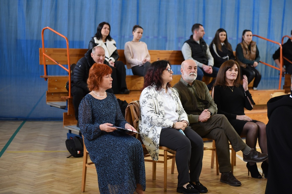 Uroczystość odsłonięcia tablicy upamiętniającej Rudolfa i Wojciecha Basików w Korbielowie. Fot. Monika Kobylańska, Krzysztof Liszka/IPN