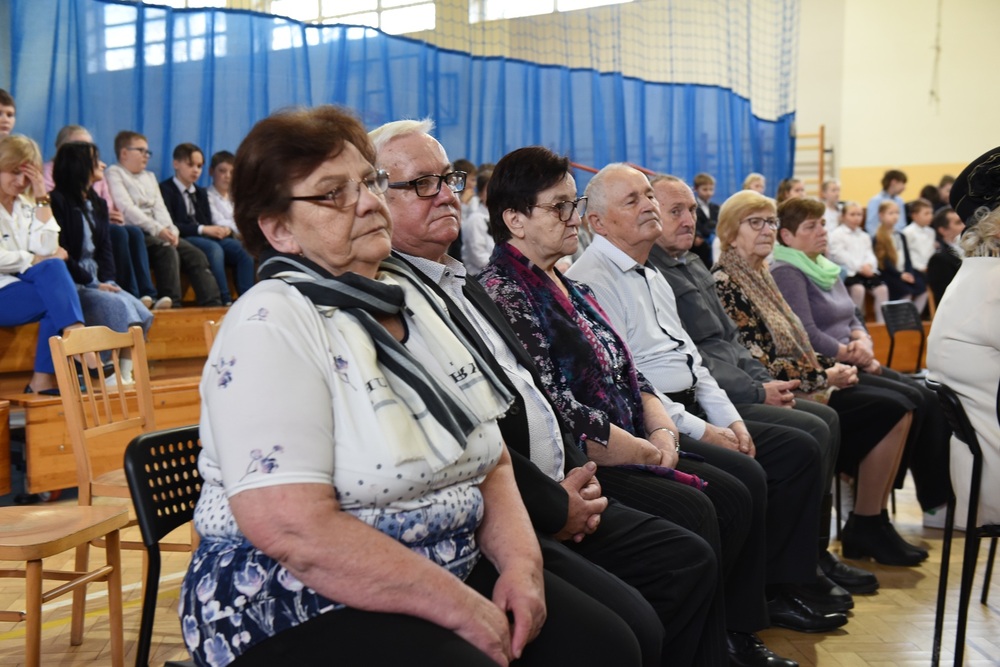 Uroczystość odsłonięcia tablicy upamiętniającej Rudolfa i Wojciecha Basików w Korbielowie. Fot. Monika Kobylańska, Krzysztof Liszka/IPN