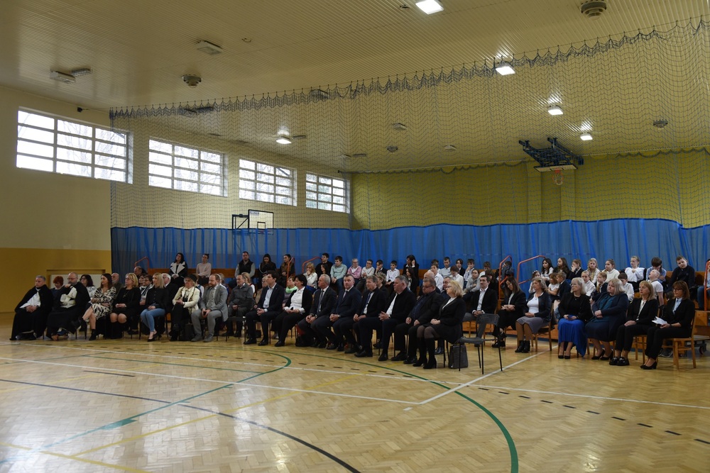 Uroczystość odsłonięcia tablicy upamiętniającej Rudolfa i Wojciecha Basików w Korbielowie. Fot. Monika Kobylańska, Krzysztof Liszka/IPN