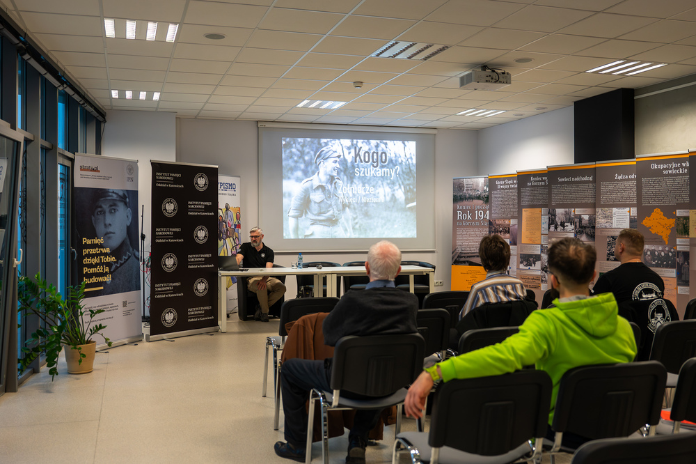 Spotkanie „Poszukiwania Żołnierzy Wyklętych” w ramach projektu „Czwartki z historią”. Fot. Krzysztof Łojko/IPN
