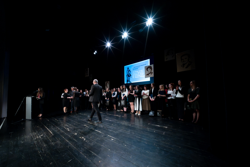 Gala finałowa XI edycji ogólnopolskiego konkursu recytatorskiego „W kręgu poezji i prozy lagrowej więźniarek KL Ravensbrück“ im. Wandy Półtawskiej – Ruda Śląska, 9 kwietnia 2025. Fot.: IPN Krzysztof Łojko