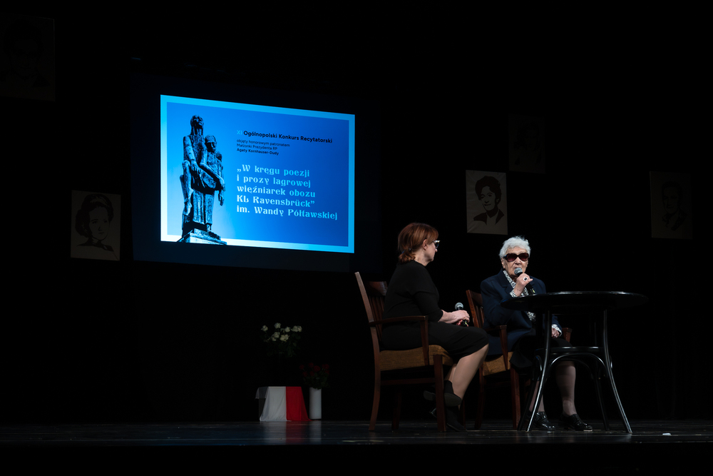 Gala finałowa XI edycji ogólnopolskiego konkursu recytatorskiego „W kręgu poezji i prozy lagrowej więźniarek KL Ravensbrück“ im. Wandy Półtawskiej – Ruda Śląska, 9 kwietnia 2025. Fot.: IPN Krzysztof Łojko