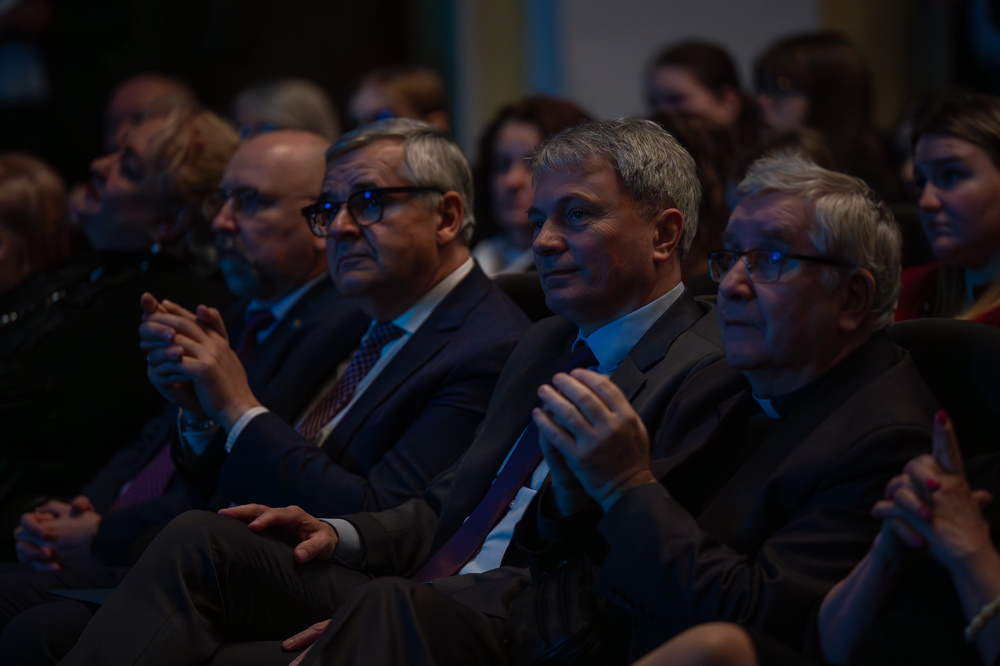 Gala finałowa XI edycji ogólnopolskiego konkursu recytatorskiego „W kręgu poezji i prozy lagrowej więźniarek KL Ravensbrück“ im. Wandy Półtawskiej – Ruda Śląska, 9 kwietnia 2025. Fot.: IPN Krzysztof Łojko